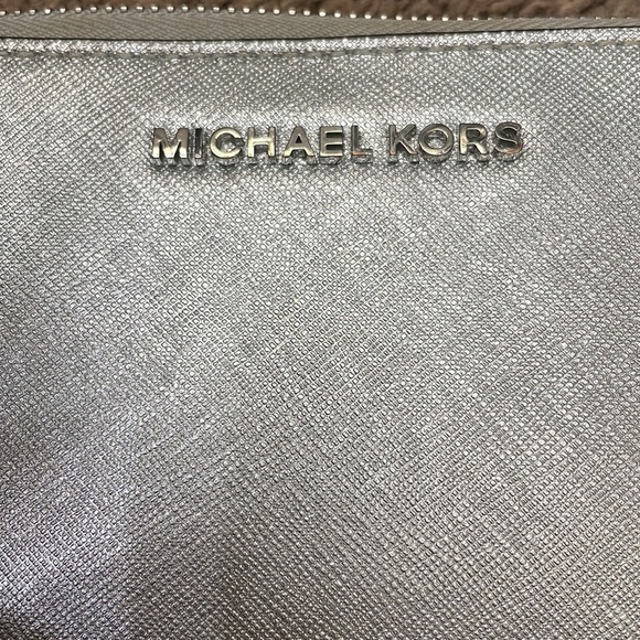 Michael Kors silver wristlet wallet - Picture 9 of 9